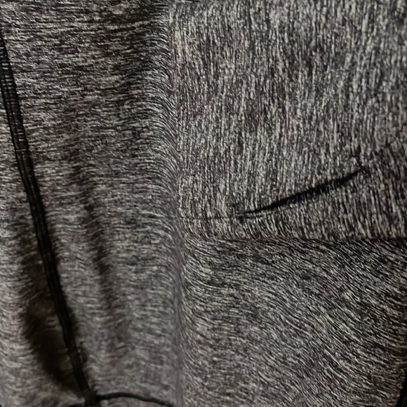 Lululemon Run: Back On Track Gray/Black Hooded Pullover-EUC—Size 12 - Picture 8 of 12